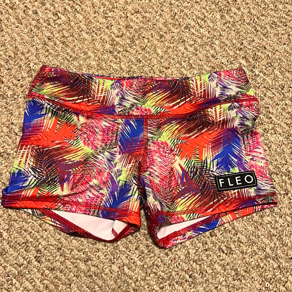 FLEO Women Shorts NWOT